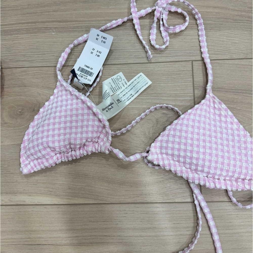 NWT - Abercrombie bathing suit top xxs